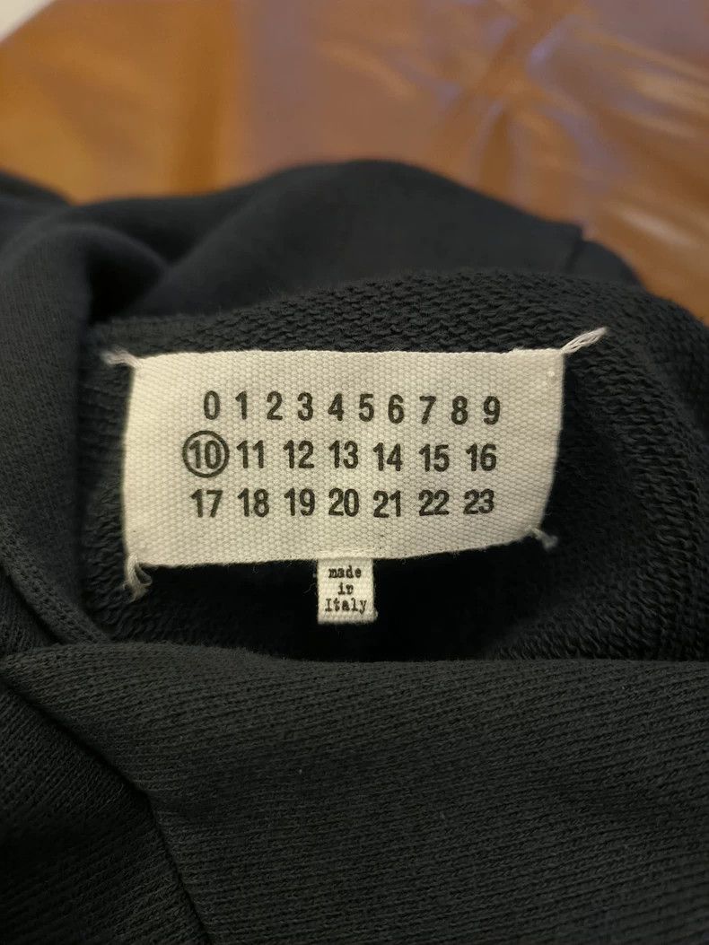 Maison Margiela Maison Margiela Black Logo Hoodie Size US M / EU 48-50 / 2 - 5 Thumbnail