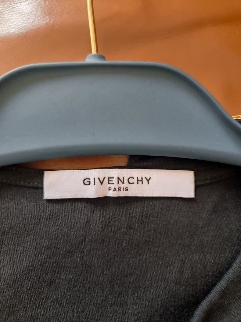 Givenchy Givenchy Baroque Pearl Pendant T-shirt Size US M / EU 48-50 / 2 - 8 Thumbnail