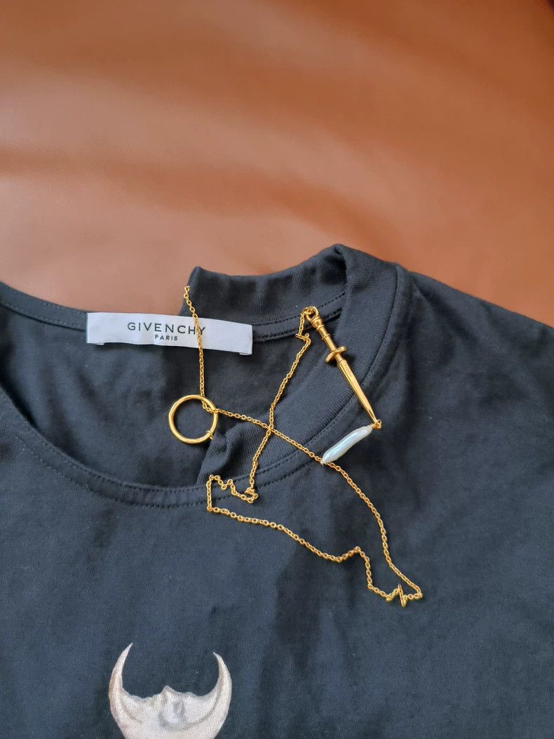 Givenchy Givenchy Baroque Pearl Pendant T-shirt Size US M / EU 48-50 / 2 - 6 Thumbnail