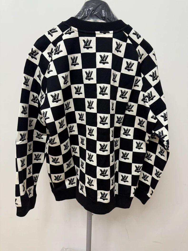 Louis Vuitton Louis Vuitton Checkerboard Logo Sweatshirt Size US XL / EU 56 / 4 - 2 Thumbnail
