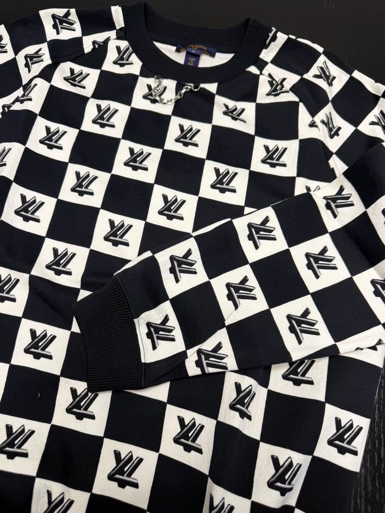 Louis Vuitton Louis Vuitton Checkerboard Logo Sweatshirt Size US XL / EU 56 / 4 - 5 Thumbnail