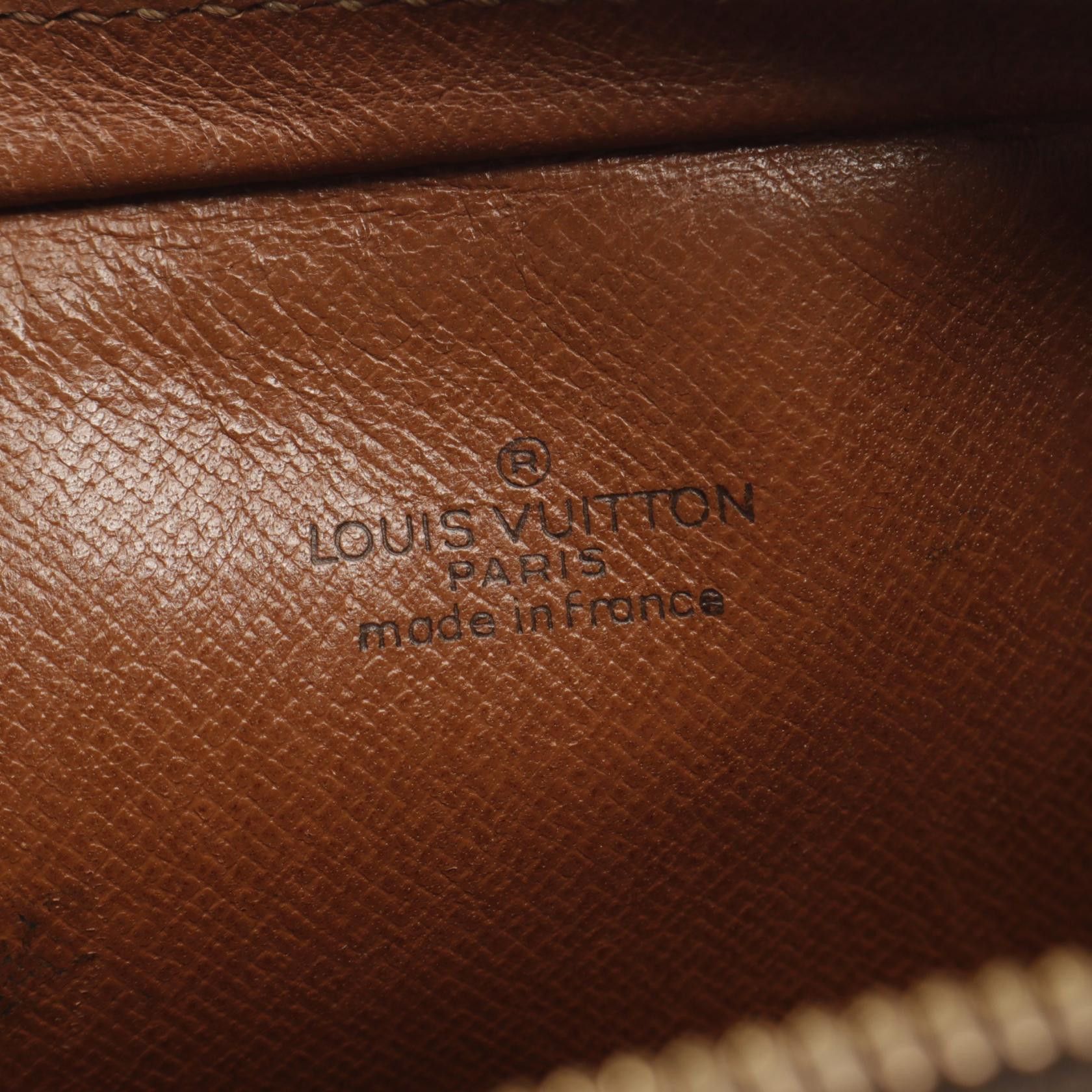 Louis Vuitton Louis Vuitton Louis Vuitton Marli Dragonne PM Monogram Clutch Bag Canvas Clutch Bag M51827 Size ONE SIZE - 4 Thumbnail