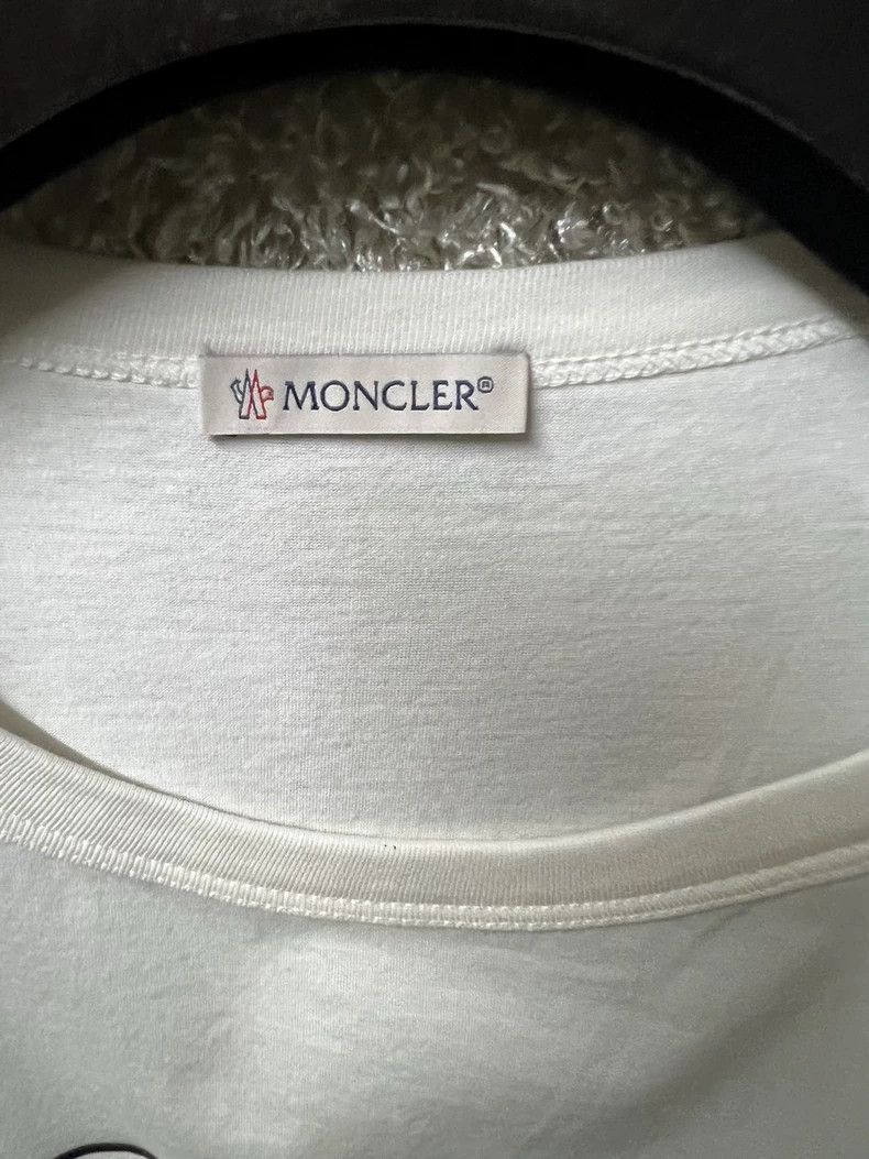 Moncler Moncler Men's Short Sleeve Graphic T-Shirt Size US M / EU 48-50 / 2 - 4 Thumbnail