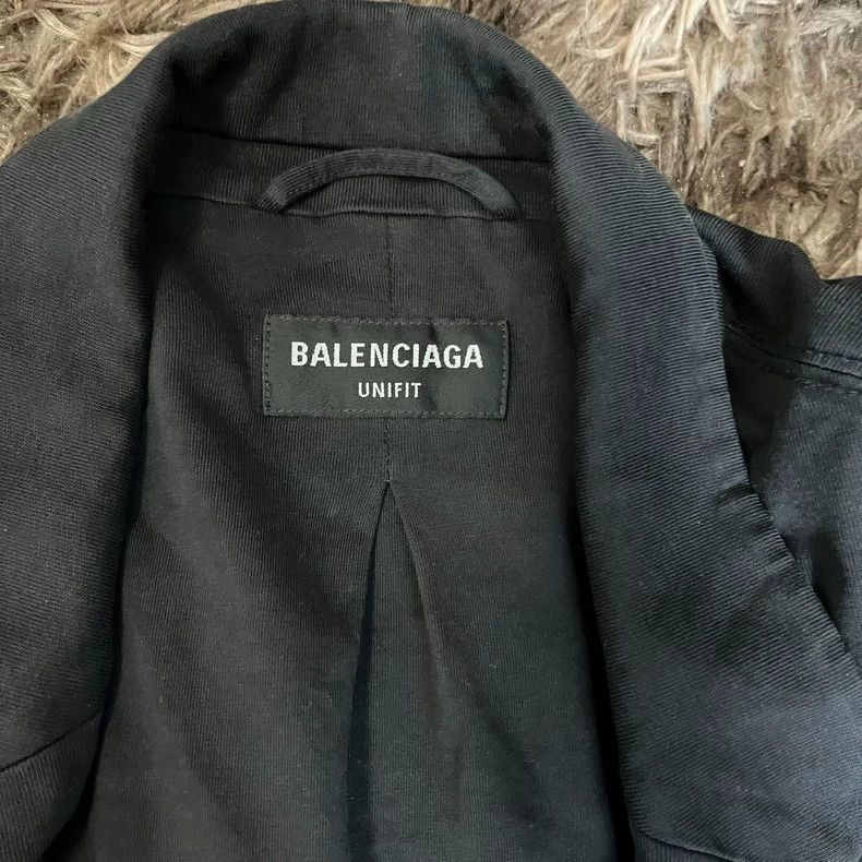 Balenciaga Balenciaga 21FW Distressed Shoulder Blazer Size US S / EU 44-46 / 1 - 2 Thumbnail