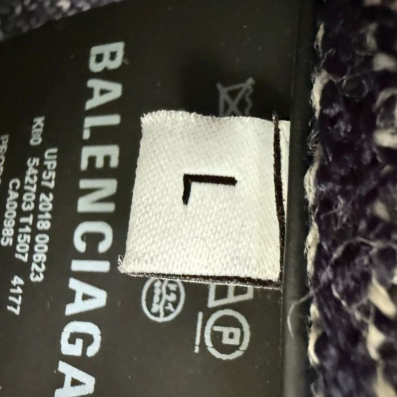 Balenciaga Balenciaga WFP Collaboration Turtleneck Sweater Size US L / EU 52-54 / 3 - 4 Thumbnail
