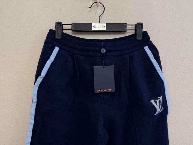 Louis Vuitton LV x Tyler navy knit shorts Size US 36 / EU 52 - 2 Thumbnail