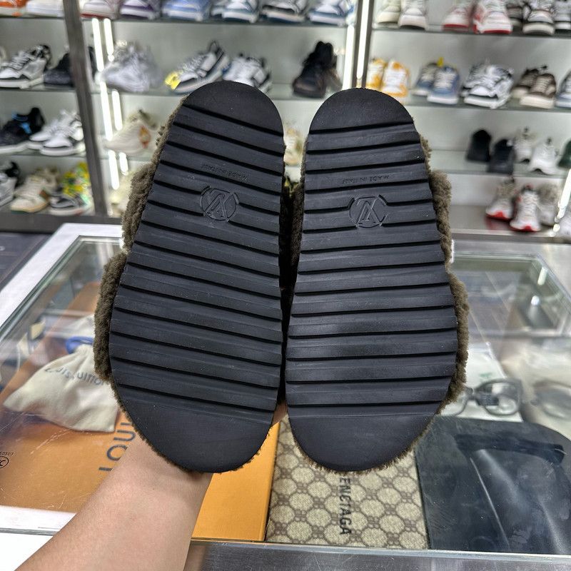 Louis Vuitton Louis Vuitton Comfort Suede Round Toe Sandals 0079 Size US 6 / IT 36 - 4 Thumbnail