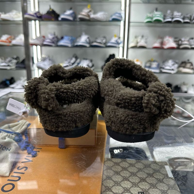 Louis Vuitton Louis Vuitton Comfort Suede Round Toe Sandals 0079 Size US 6 / IT 36 - 3 Thumbnail