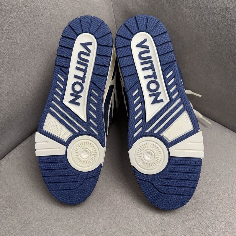 Louis Vuitton Louis Vuitton Stylish Navy Casual Sneakers 0079 Size US 9.5 / EU 42-43 - 4 Thumbnail