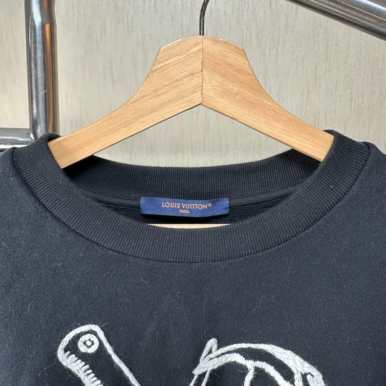 Louis Vuitton LOUIS VUITTON FW23 Logo Embroidered Sweatshirt Size US XL / EU 56 / 4 - 3 Thumbnail