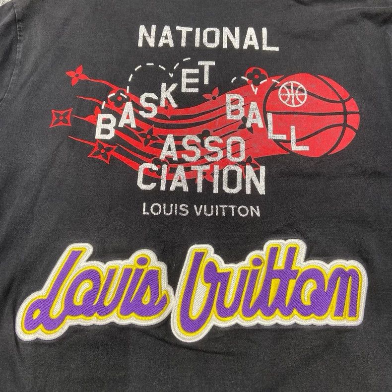Louis Vuitton LV x NBA collaborative large logo short-sleeve T-shirt Size US L / EU 52-54 / 3 - 6 Thumbnail