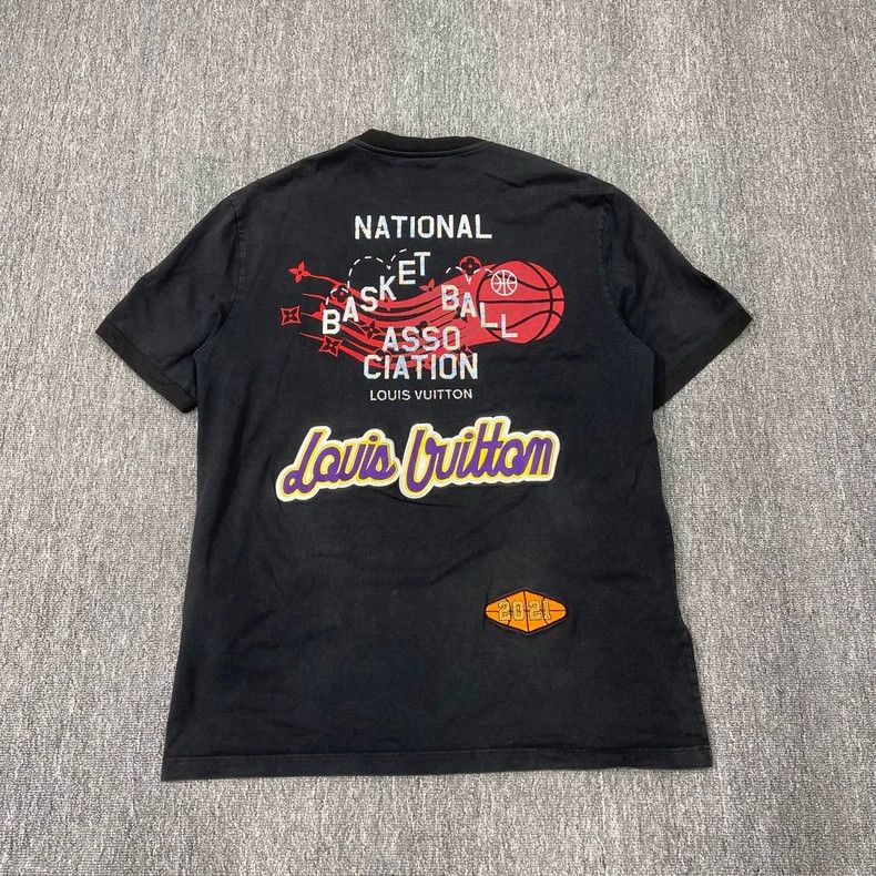 Louis Vuitton LV x NBA collaborative large logo short-sleeve T-shirt Size US L / EU 52-54 / 3 - 2 Thumbnail