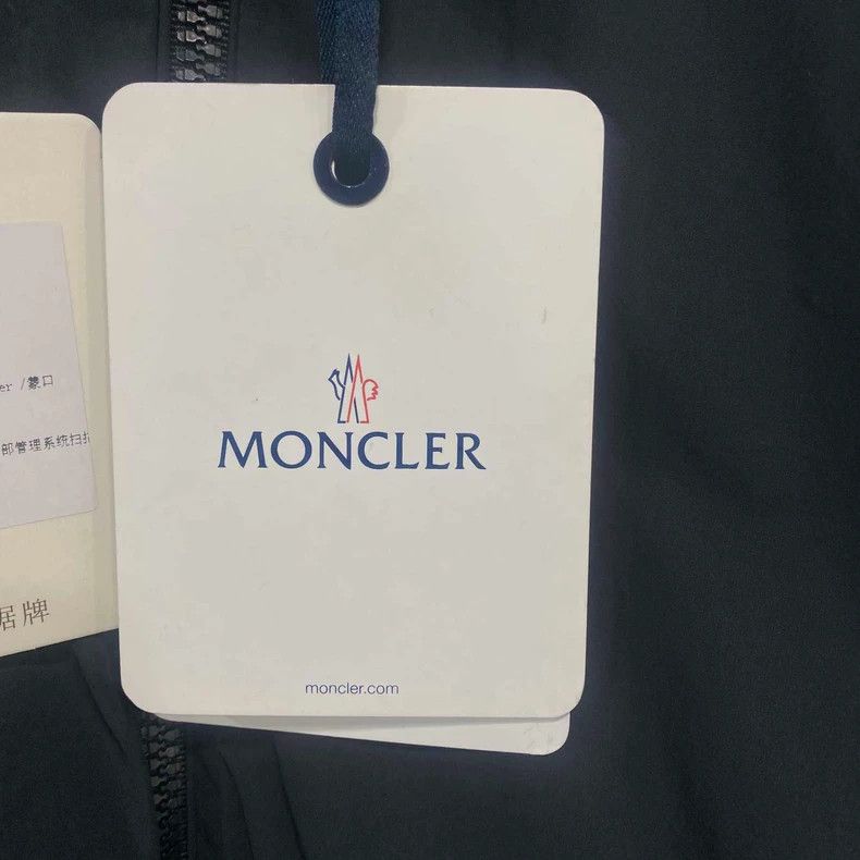 Moncler Moncler Logo Hooded Windbreaker Jacket Size US L / EU 52-54 / 3 - 8 Thumbnail