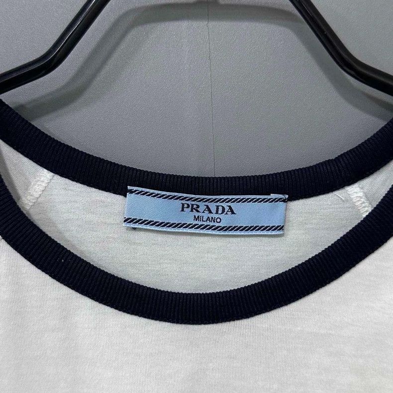 Prada Prada Triangle Logo White Short Sleeve Tee Size US M / EU 48-50 / 2 - 5 Thumbnail