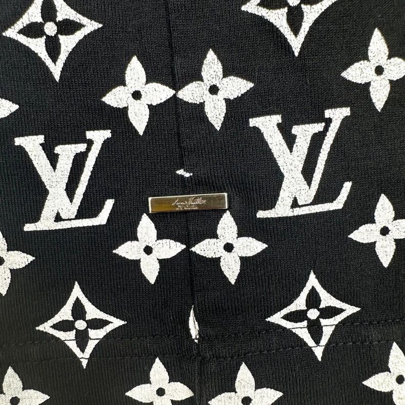 Louis Vuitton Louis Vuitton Gradient Logo Short Sleeve Tee Size US M / EU 48-50 / 2 - 4 Thumbnail