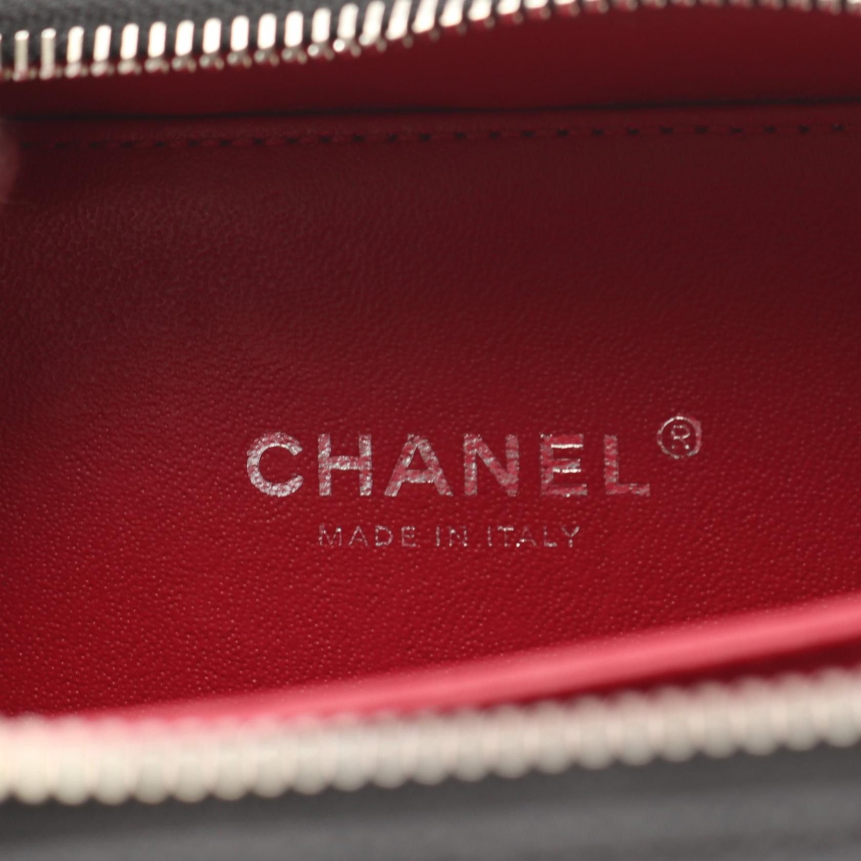 Chanel Chanel Chanel CC Filigree Grained Calfskin 2way Shoulder Bag Leather Vanity Bag A93342 Size ONE SIZE - 4 Thumbnail