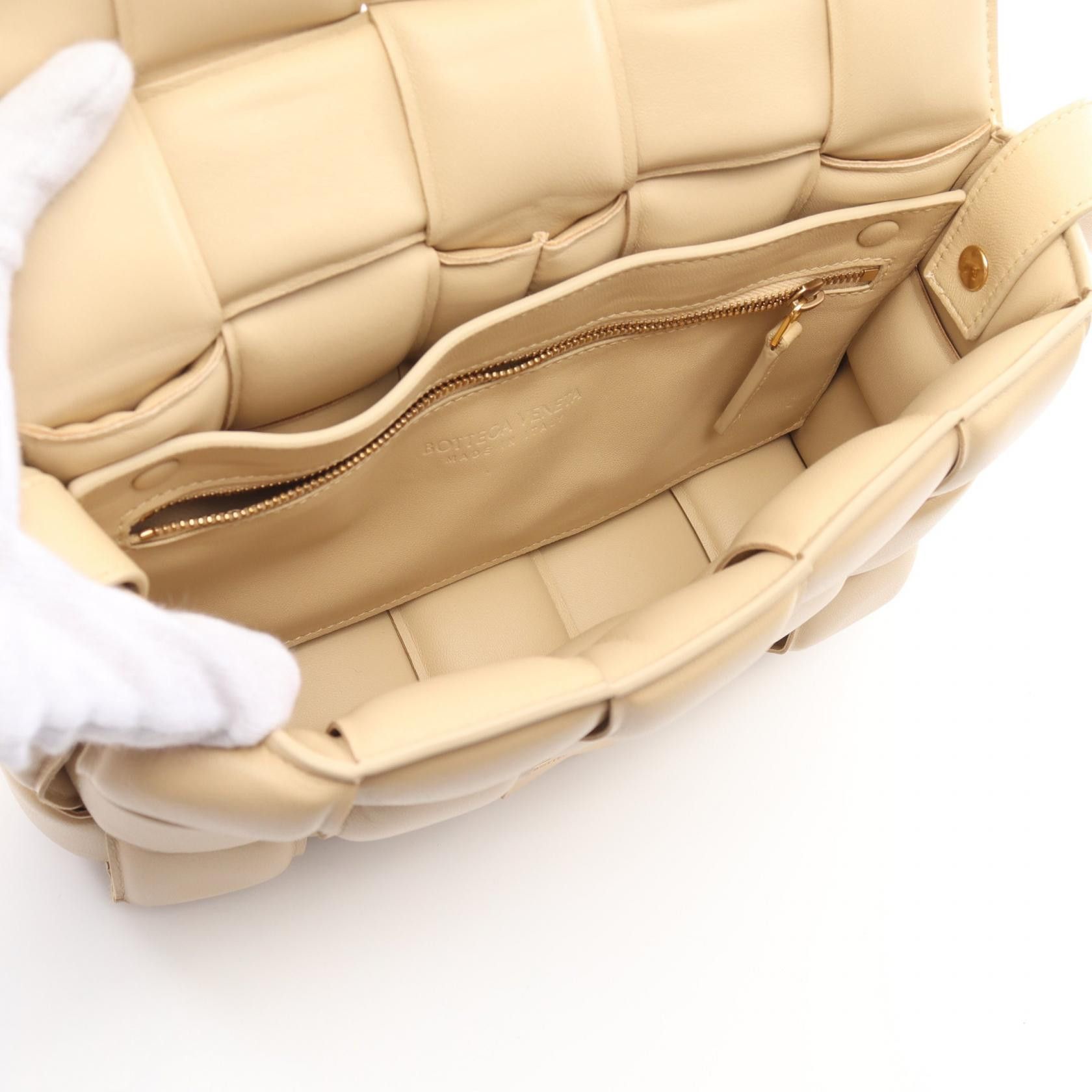 Bottega Veneta Bottega Veneta Bottega Veneta Padded Cassette Leather Shoulder Bag Leather Shoulder Bag 591970VCQR19782 Size ONE SIZE - 3 Thumbnail