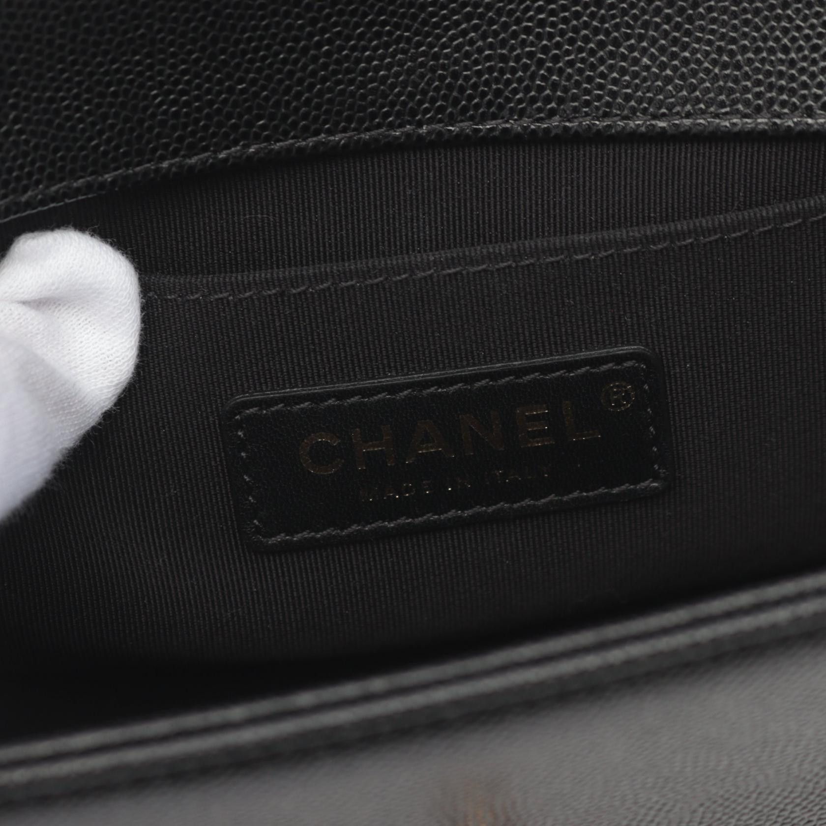Chanel Chanel Chanel Boy Chanel Grained Calfskin Shoulder Bag Leather Shoulder Bag A67085 Size ONE SIZE - 4 Thumbnail