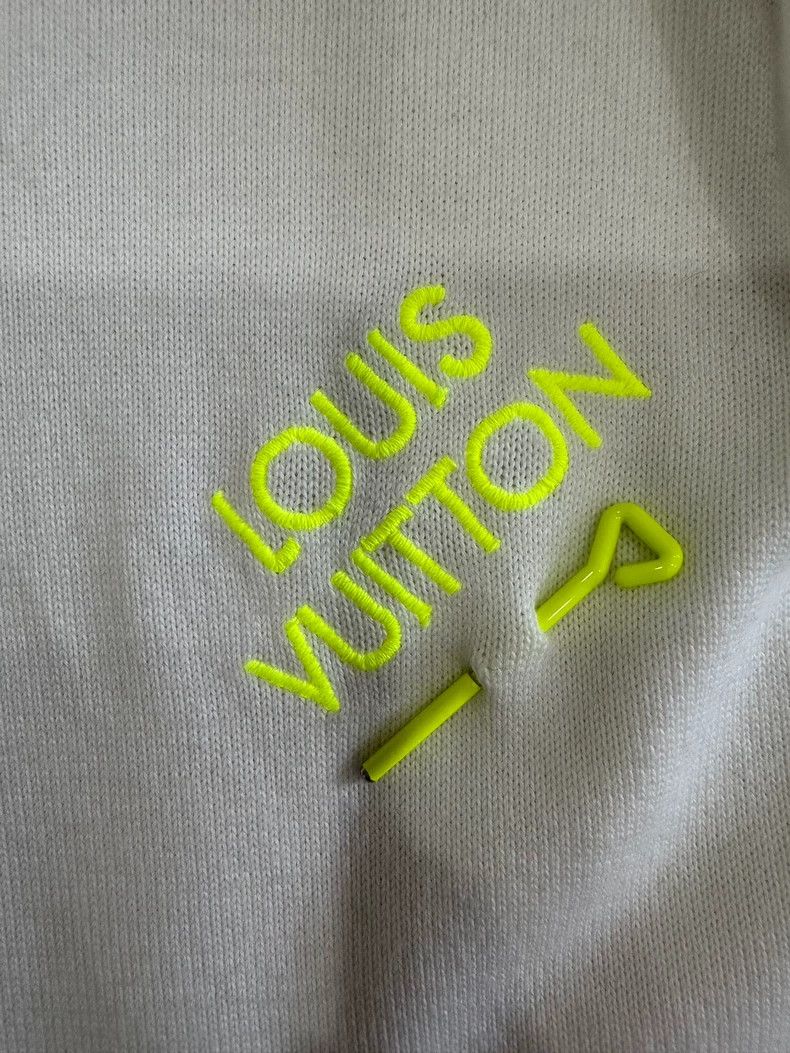 Louis Vuitton Louis Vuitton Fluorescent Logo Knit T-shirt Size US L / EU 52-54 / 3 - 3 Thumbnail
