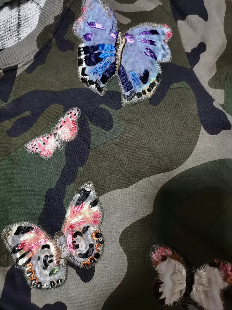 Valentino Valentino Camouflage Butterfly Embroidered Sweatshirt Size US L / EU 52-54 / 3 - 4 Thumbnail