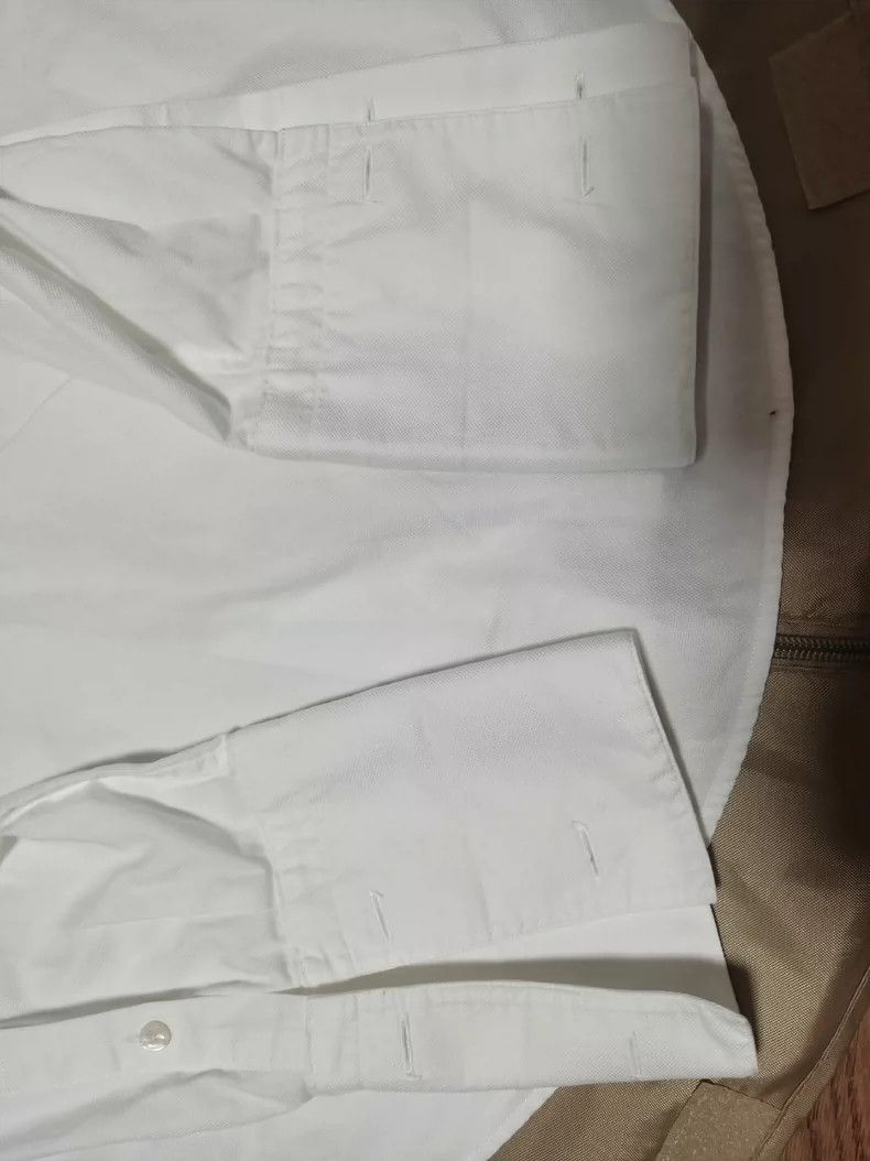 Louis Vuitton Louis Vuitton White Classic Button-Up Shirt Size US M / EU 48-50 / 2 - 4 Thumbnail