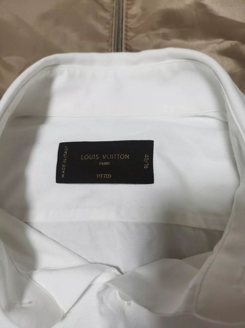 Louis Vuitton Louis Vuitton White Classic Button-Up Shirt Size US M / EU 48-50 / 2 - 3 Thumbnail