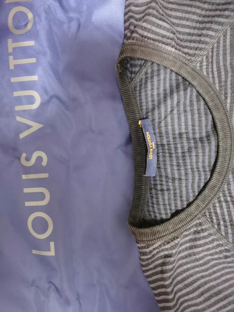 Louis Vuitton Louis Vuitton Striped Navy Blue T-Shirt Size US L / EU 52-54 / 3 - 3 Thumbnail