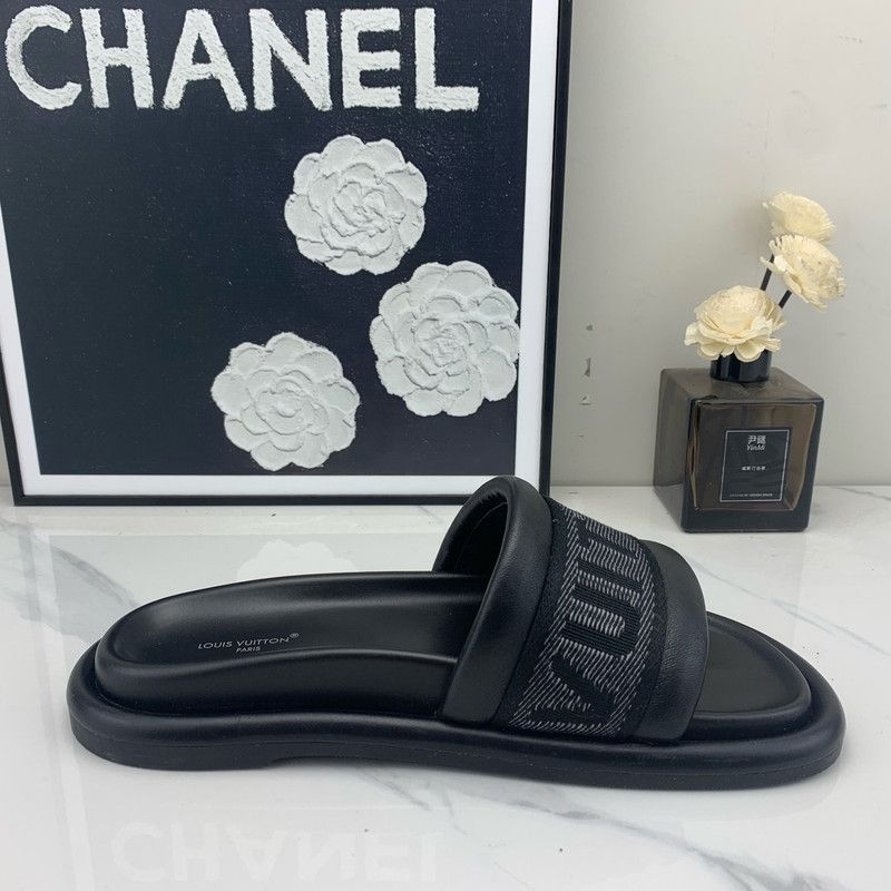 Louis Vuitton Louis Vuitton Black Slide Sandals for Women 0079 Size US 6 / IT 36 - 5 Thumbnail