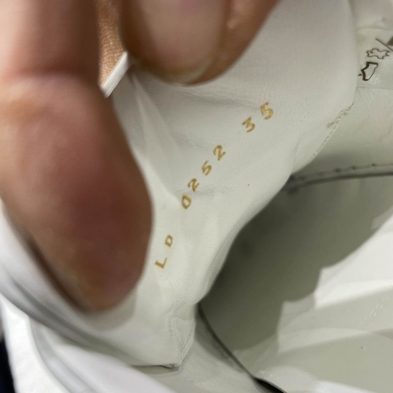 Louis Vuitton Louis Vuitton Time Out White Fashion Sneakers 0079 Size US 7 / IT 37 - 5 Thumbnail