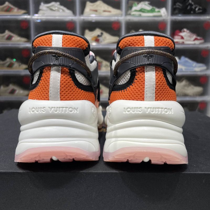 Louis Vuitton Louis Vuitton Run 55 Casual Sneakers for Women 0079 Size US 6 / IT 36 - 3 Thumbnail