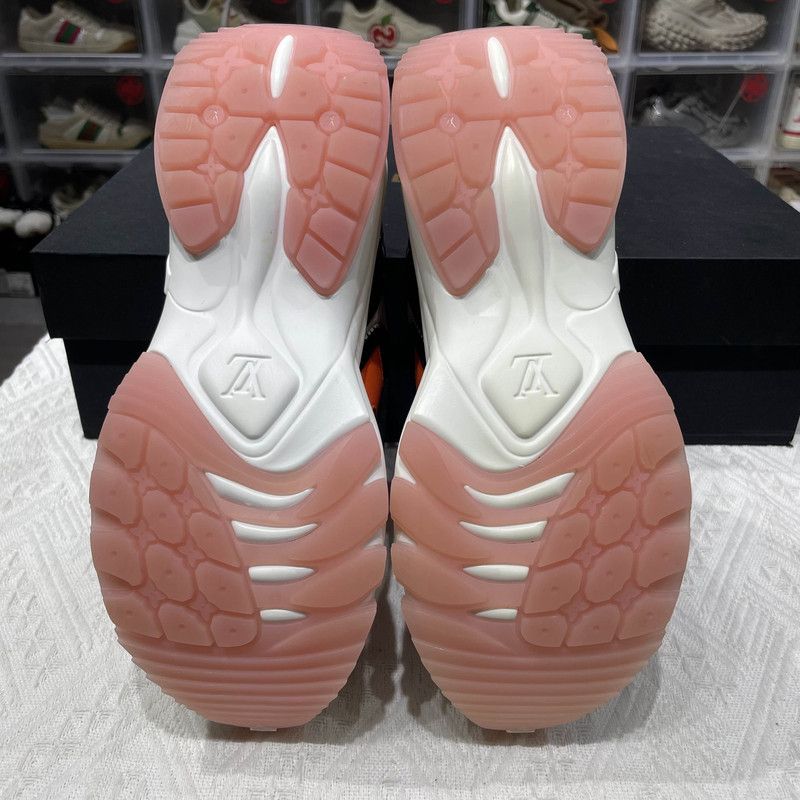 Louis Vuitton Louis Vuitton Run 55 Casual Sneakers for Women 0079 Size US 6 / IT 36 - 4 Thumbnail