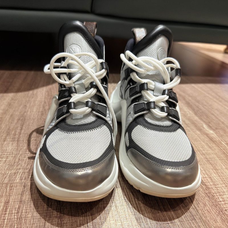 Louis Vuitton Louis Vuitton Archlight Leather Sneakers for Women 0079 Size US 7 / IT 37 - 2 Thumbnail