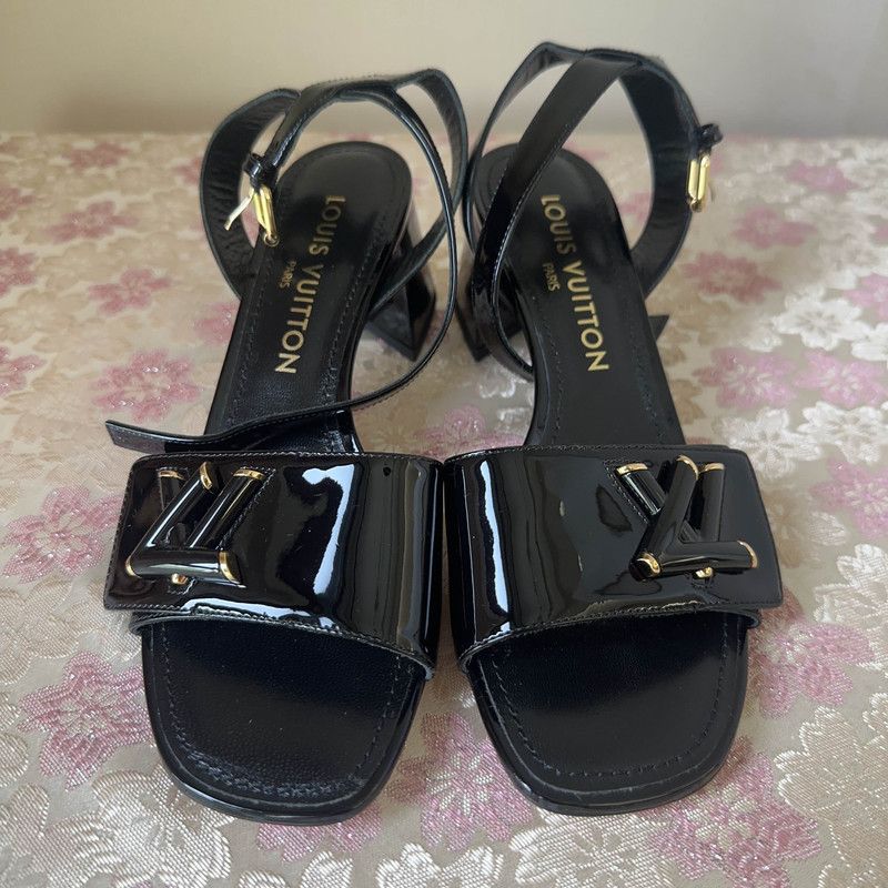 Louis Vuitton Louis Vuitton Black Patent Leather Heeled Sandals 0079 Size US 7 / IT 37 - 2 Thumbnail