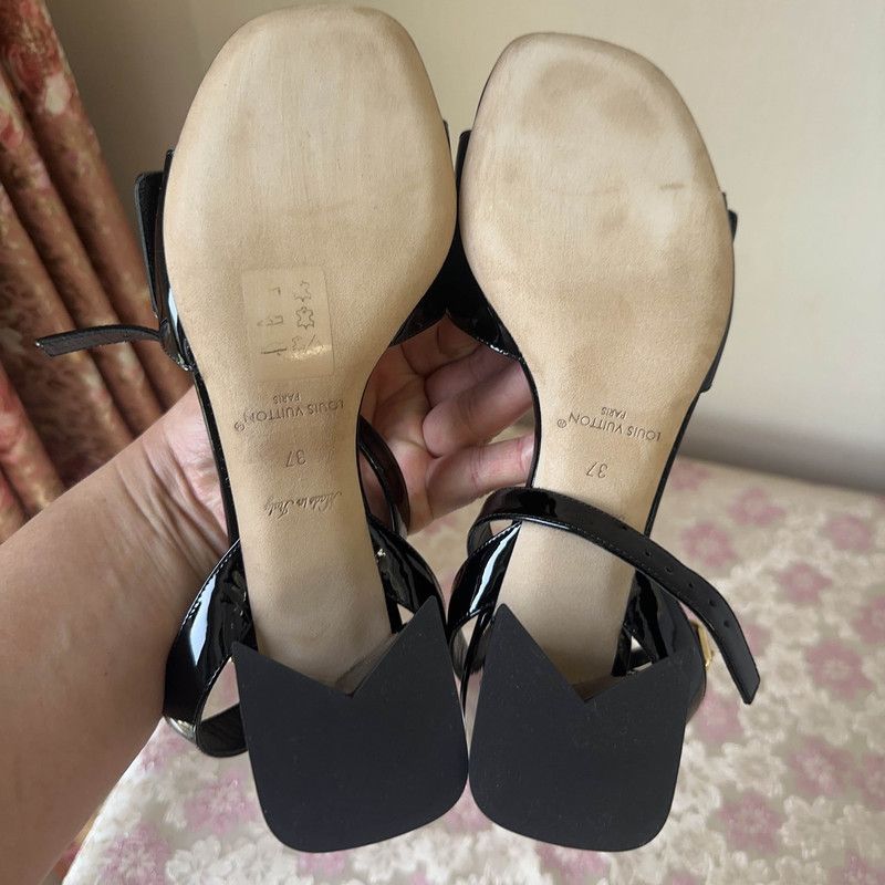 Louis Vuitton Louis Vuitton Black Patent Leather Heeled Sandals 0079 Size US 7 / IT 37 - 4 Thumbnail