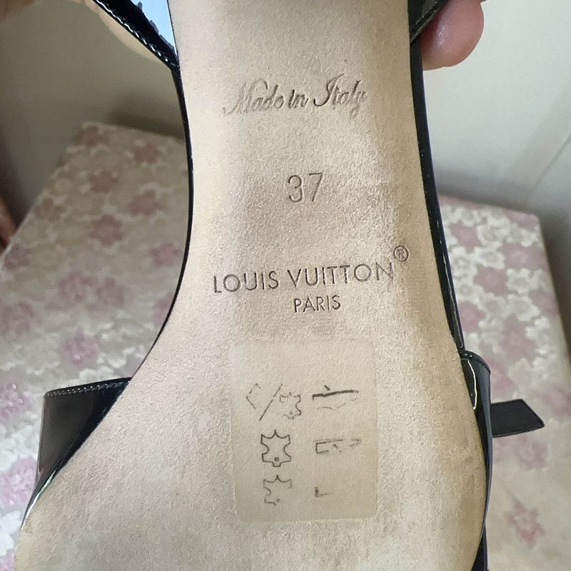 Louis Vuitton Louis Vuitton Black Patent Leather Heeled Sandals 0079 Size US 7 / IT 37 - 5 Thumbnail