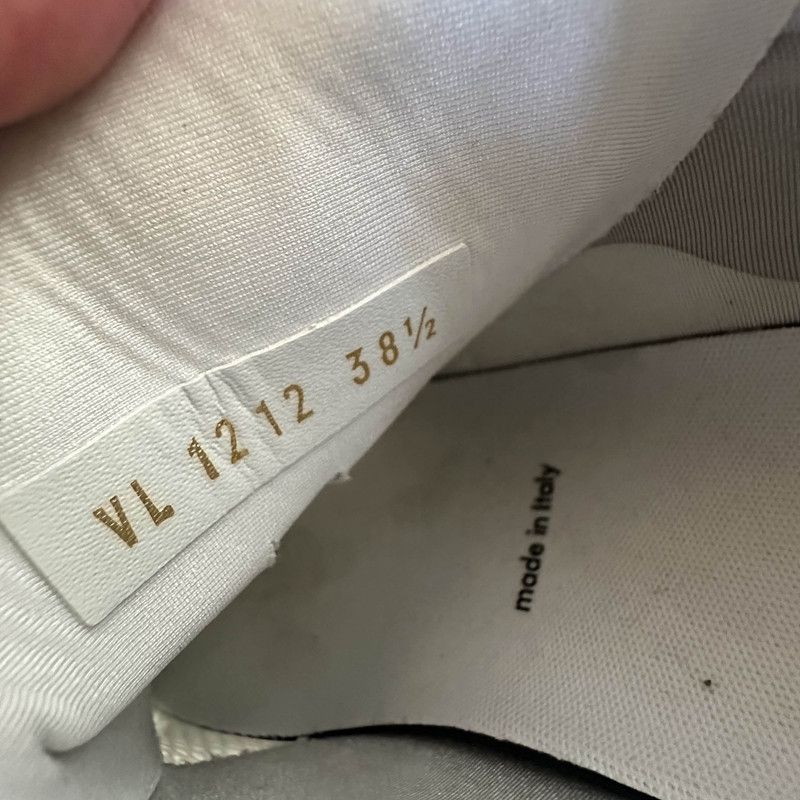 Louis Vuitton Louis Vuitton Run 55 Casual Sneakers for Women 0079 Size US 7 / IT 37 - 5 Thumbnail