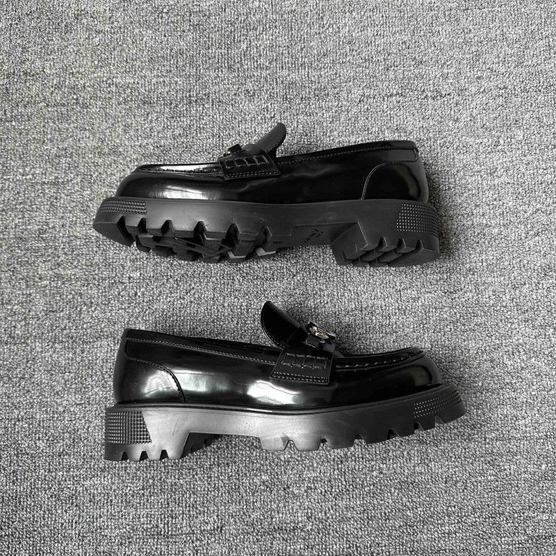 Louis Vuitton Louis Vuitton District Black Leather Loafers 0079 Size US 6 / IT 36 - 8 Thumbnail