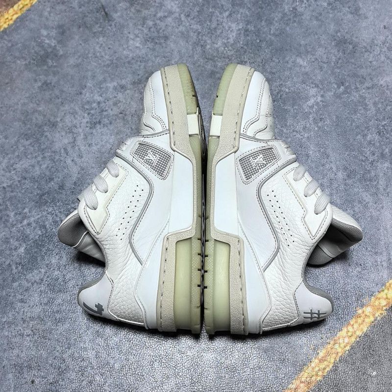 Louis Vuitton Louis Vuitton Trainer Low-Top Sneakers in White 0079 Size US 6 / IT 36 - 4 Thumbnail