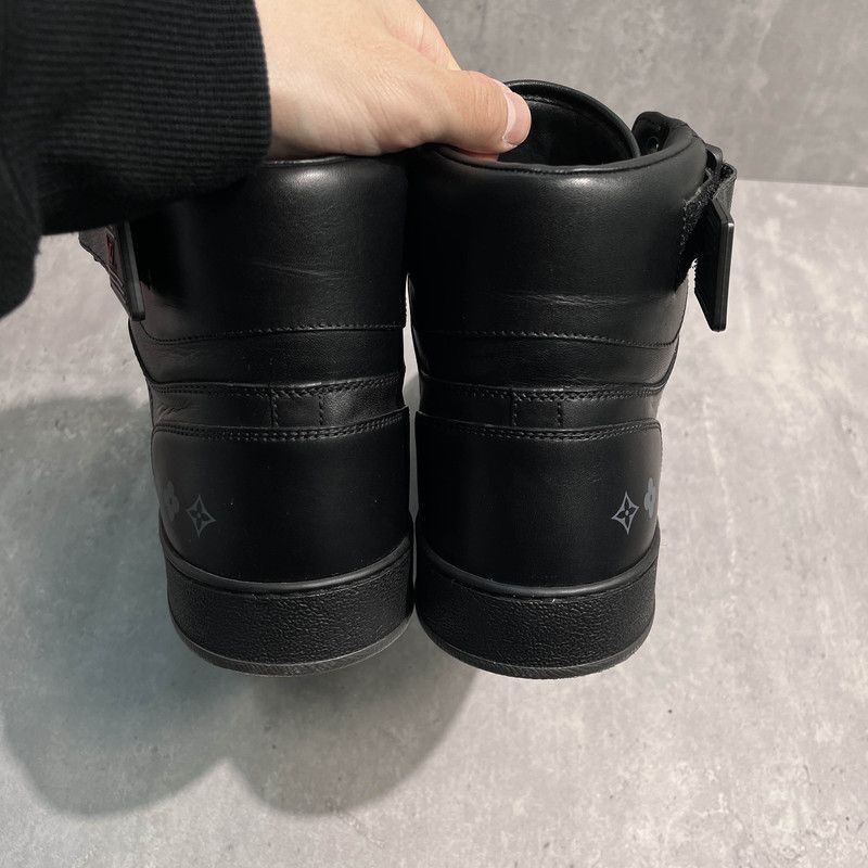 Louis Vuitton Louis Vuitton Rivoli High-Top Fashion Sneakers 0079 Size US 9 / IT 39 - 3 Thumbnail