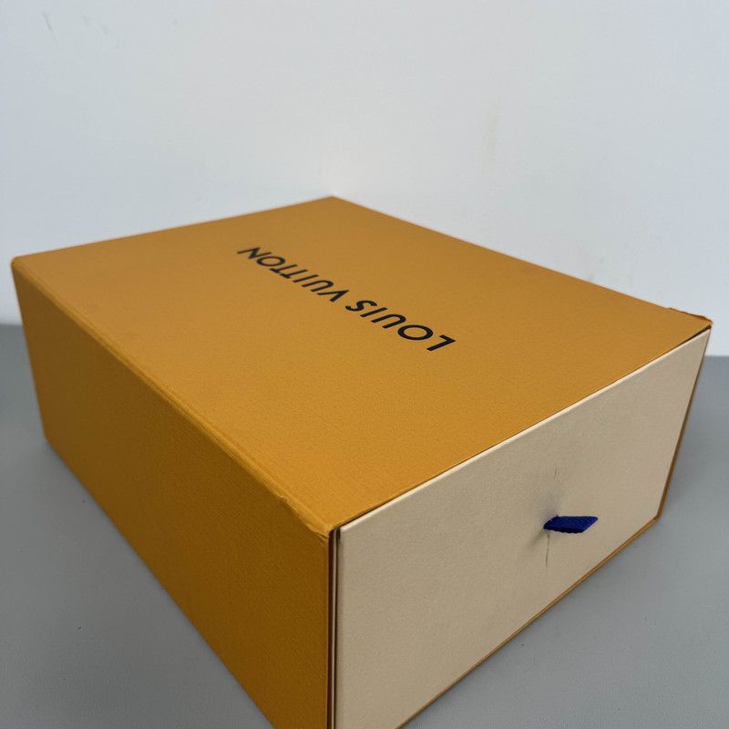 Louis Vuitton Louis Vuitton Trainer Velcro Retro Fashion Sneakers 0079 Size US 10.5 / EU 43-44 - 6 Thumbnail