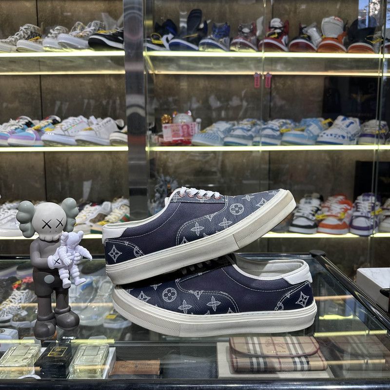 Louis Vuitton Louis Vuitton Stylish Casual Leather Sneakers 0079 Size US 10 / EU 43 - 7 Thumbnail