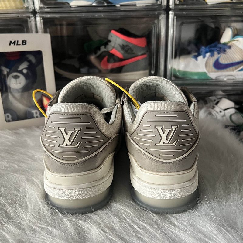 Louis Vuitton Louis Vuitton Classic Trainer Sneakers in Gray 0079 Size US 10 / EU 43 - 3 Thumbnail