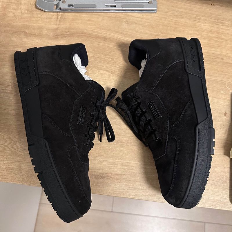 Louis Vuitton Louis Vuitton Trainer Black Suede Sneakers 0079 Size US 10.5 / EU 43-44 - 6 Thumbnail