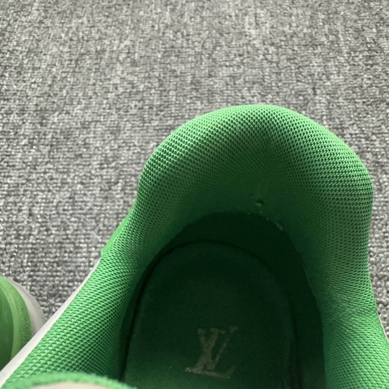 Louis Vuitton Louis Vuitton Green Low-Top Sneakers 0079 Size US 10.5 / EU 43-44 - 8 Thumbnail