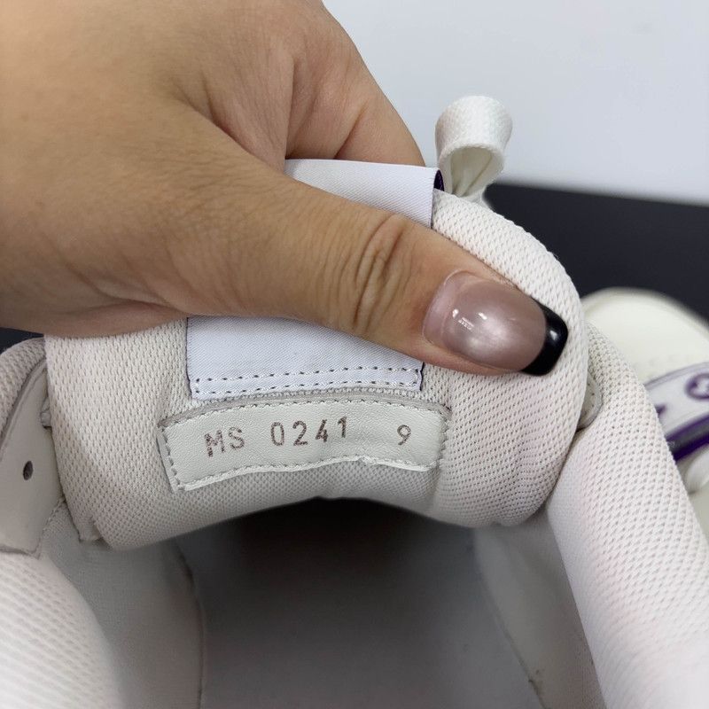 Louis Vuitton Louis Vuitton Trainer White Purple Fashion Sneakers 0079 Size US 8 / IT 38 - 5 Thumbnail