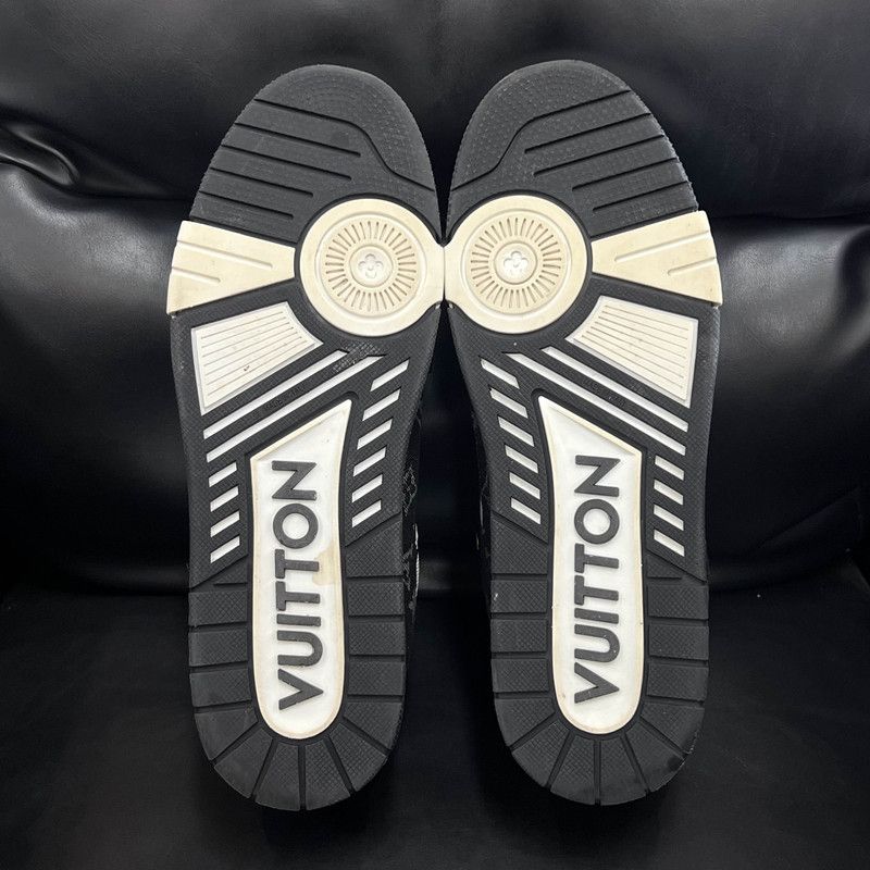 Louis Vuitton Louis Vuitton Trainer Panda Low-top Sneakers 0079 Size US 7 / IT 37 - 4 Thumbnail