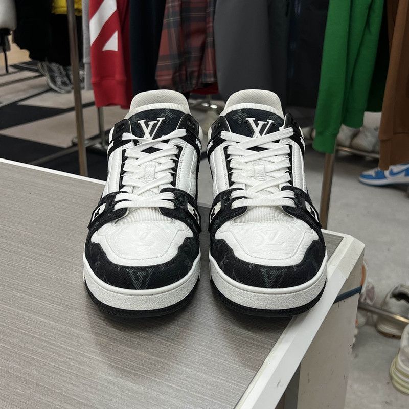 Louis Vuitton Louis Vuitton Trainer Panda Low-top Sneakers 0079 Size US 7 / IT 37 - 2 Thumbnail