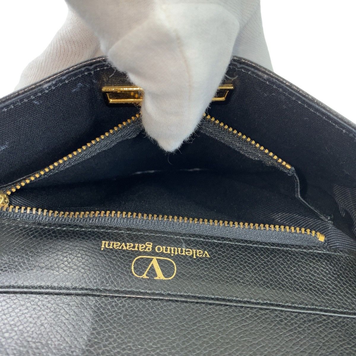Valentino Valentino Valentino Garavani Leather Shoulder Bag Leather Crossbody Bag DUTY FREE for USA Size ONE SIZE - 10 Thumbnail