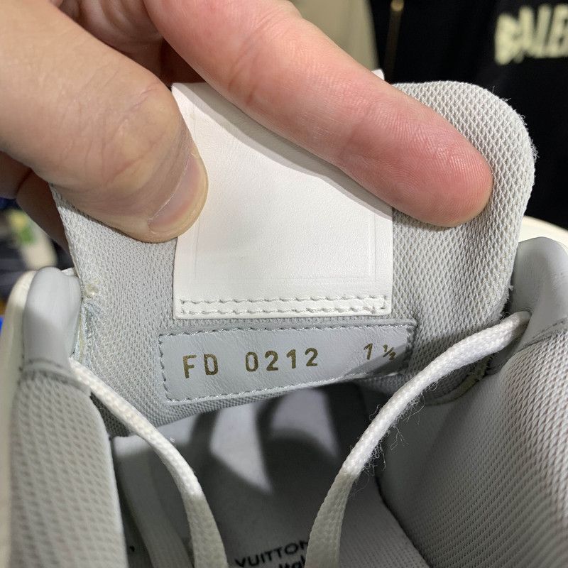 Louis Vuitton Louis Vuitton Trainer Fashion Sneakers in White 0079 Size US 8 / IT 38 - 5 Thumbnail