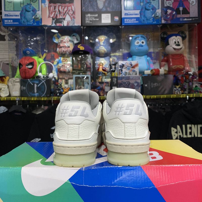 Louis Vuitton Louis Vuitton Trainer Fashion Sneakers in White 0079 Size US 8 / IT 38 - 3 Thumbnail